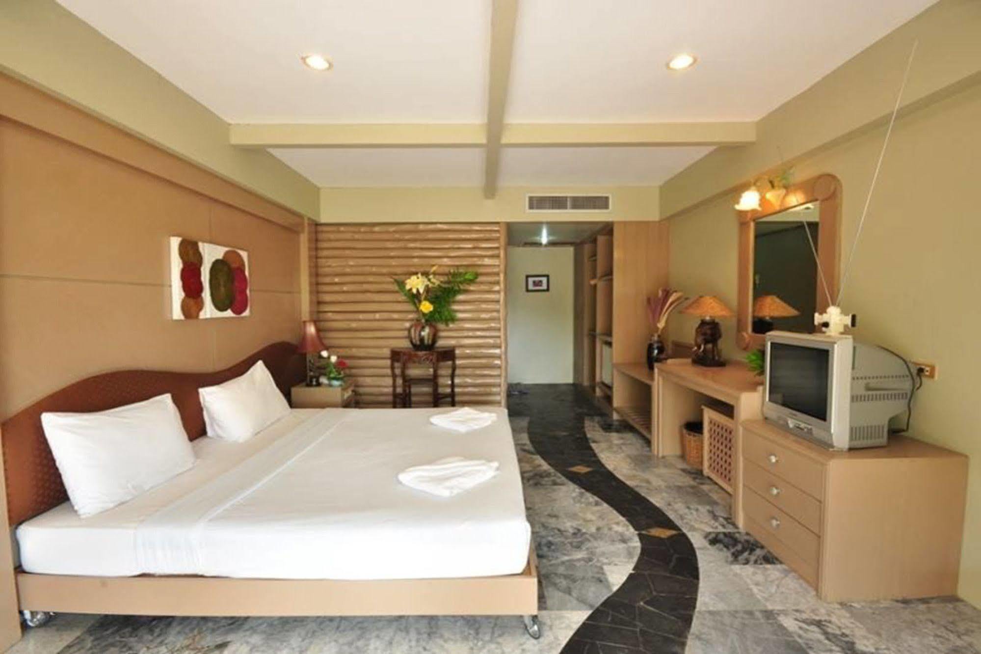Rockgarden Beach Resort Маэ-Пим Экстерьер фото